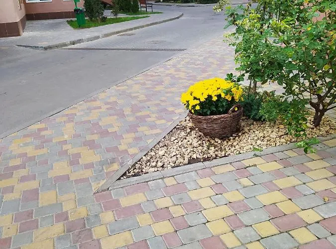 в жилом комплексе левитана,массив радужный *