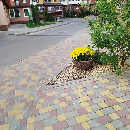 в жилом комплексе левитана,массив радужный *