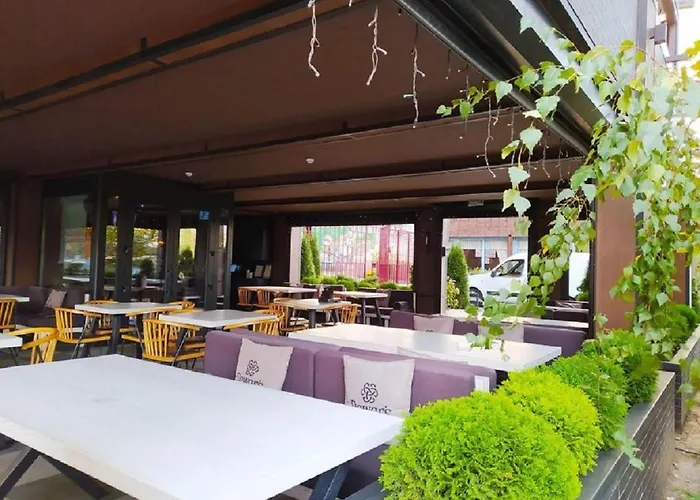 в жилом комплексе левитана,массив радужный *